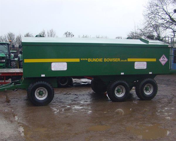 9000L SITE TOW BUNDIE FUEL BOWSER