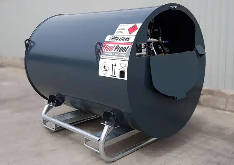 2,000 LITRE FUEL BOWSER-STATIC